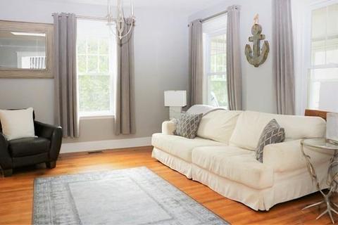 67 Canterbury St, Hingham, MA 02043 photo 6