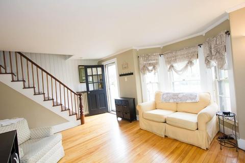 33 Concord St, Maynard, MA 01754 photo 2