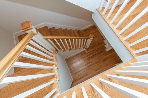 393 Clinton Rd, Brookline, MA 02445 photo 20