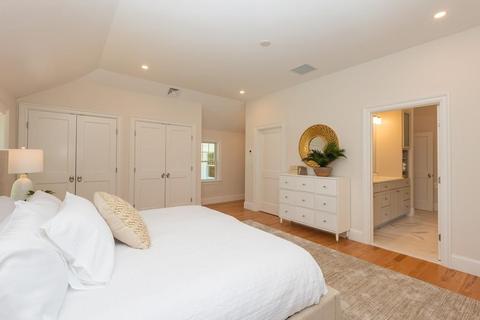393 Clinton Rd, Brookline, MA 02445 photo 15