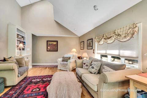 5 Stearns Rd, Wellesley, MA 02482 photo 19
