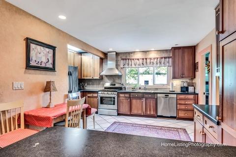 5 Stearns Rd, Wellesley, MA 02482 photo 8