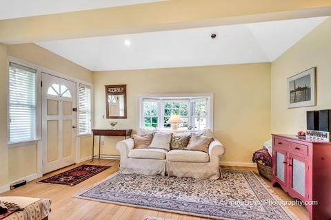 5 Stearns Rd, Wellesley, MA 02482 photo 5