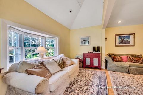 5 Stearns Rd, Wellesley, MA 02482 photo 4