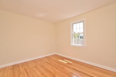 78 Robak Dr, Chicopee, MA 01020 photo 7