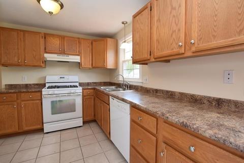 78 Robak Dr, Chicopee, MA 01020 photo 13