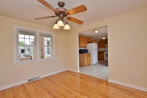 78 Robak Dr, Chicopee, MA 01020 photo 4