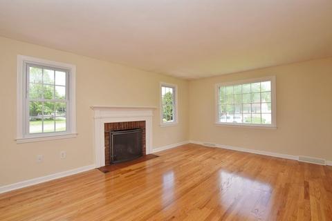 78 Robak Dr, Chicopee, MA 01020 photo 15