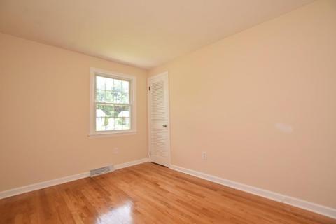 78 Robak Dr, Chicopee, MA 01020 photo 8