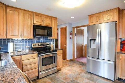 49 Parkview Rd, Reading, MA 01867 photo 8