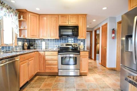 49 Parkview Rd, Reading, MA 01867 photo 9