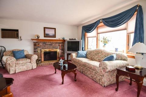 49 Parkview Rd, Reading, MA 01867 photo 2