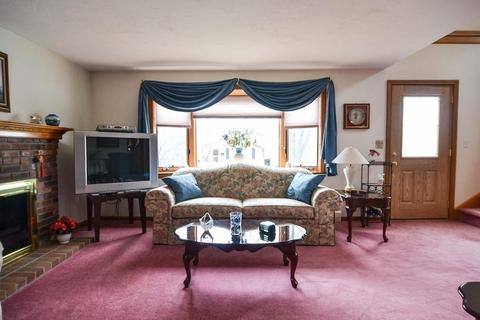 49 Parkview Rd, Reading, MA 01867 photo 3