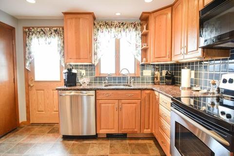 49 Parkview Rd, Reading, MA 01867 photo 7