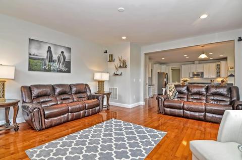 27 Howarth Dr, Upton, MA 01568 photo 7