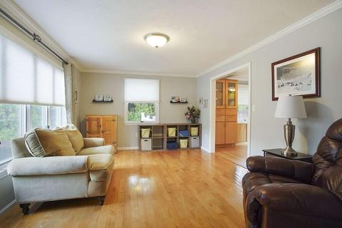 46 Corbett Ave, Dedham, MA 02026 photo 3