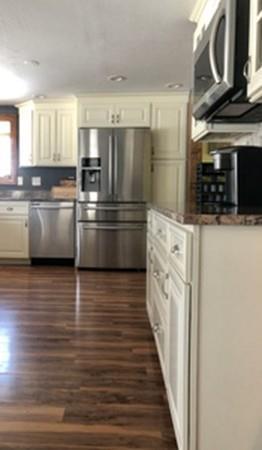 516 Britton St, Chicopee, MA 01020 photo 4