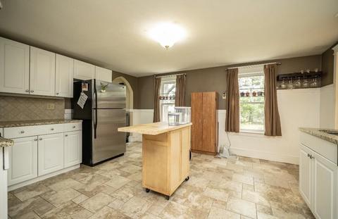 175 Mccarthy Ave, Chicopee, MA 01020 photo 8