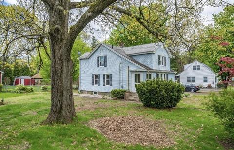 175 Mccarthy Ave, Chicopee, MA 01020 photo 2