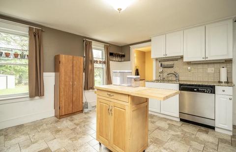 175 Mccarthy Ave, Chicopee, MA 01020 photo 5