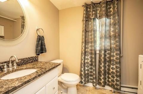 175 Mccarthy Ave, Chicopee, MA 01020 photo 14