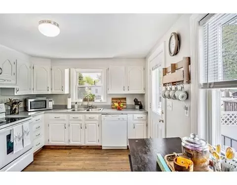 25 Tarbox St, Dedham, MA 02026 photo 3