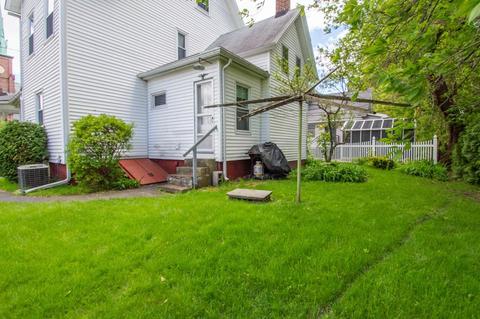 25 Clinton St, Chicopee, MA 01013 photo 4
