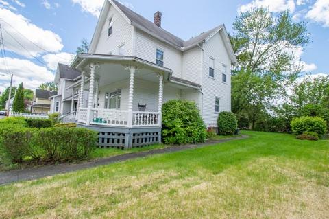 25 Clinton St, Chicopee, MA 01013 photo 3