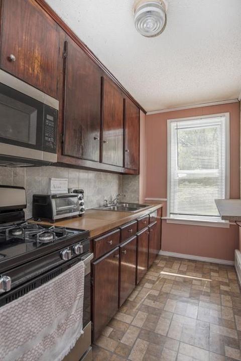 541 N Underwood St, Fall River, MA 02720 photo 16
