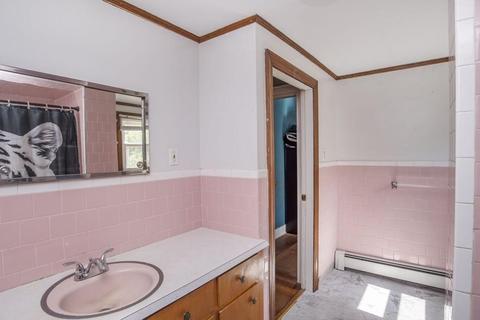 541 N Underwood St, Fall River, MA 02720 photo 10