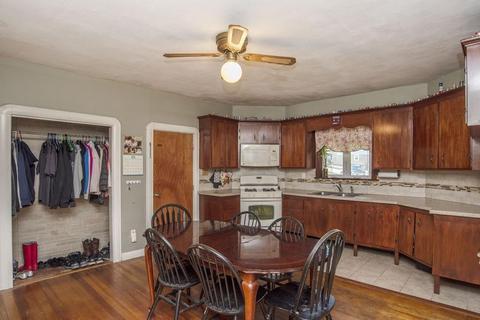 541 N Underwood St, Fall River, MA 02720 photo 2
