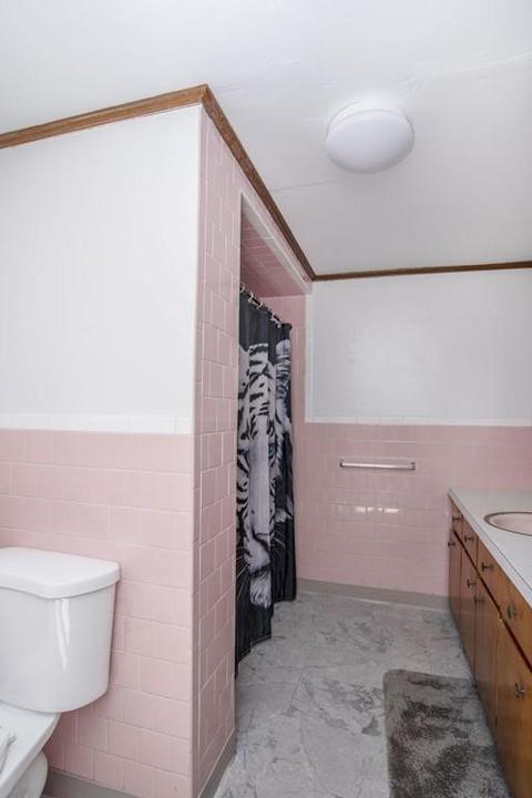 541 N Underwood St, Fall River, MA 02720 photo 9