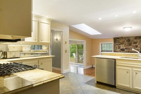 23 Lowe Cir, Framingham, MA 01701 photo 4