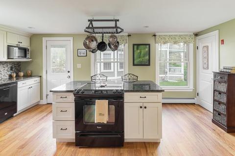 160 Main St, Upton, MA 01568 photo 9