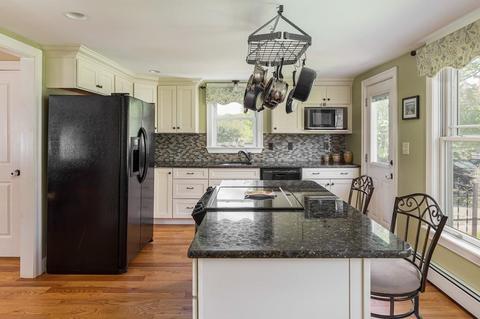 160 Main St, Upton, MA 01568 photo 11