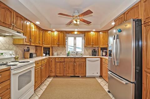 142 Maple St, Douglas, MA 01516 photo 11