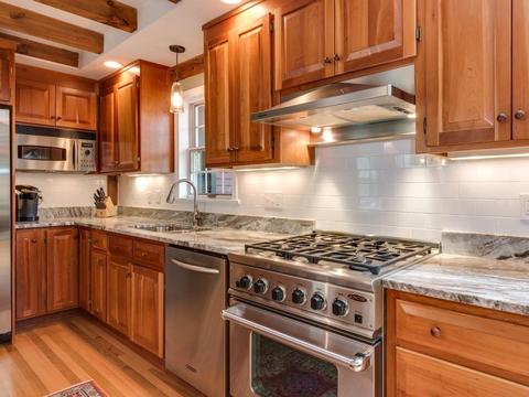 10 Boyles St, Beverly, MA 01915 photo 5