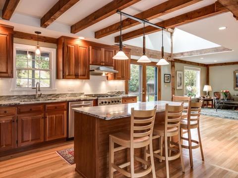 10 Boyles St, Beverly, MA 01915 photo 4