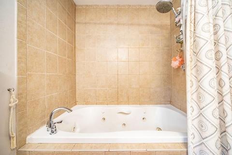 30 Delaware Ave, Springfield, MA 01119 photo 20
