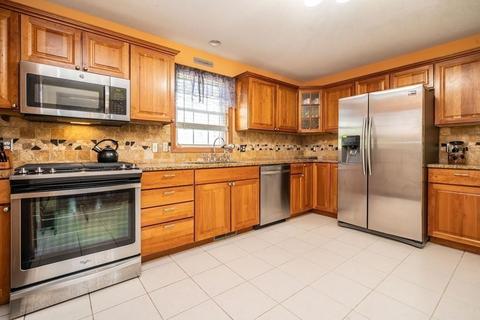 30 Delaware Ave, Springfield, MA 01119 photo 9