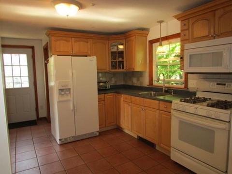 34 Clinton Ave, Saugus, MA 01906 photo 8