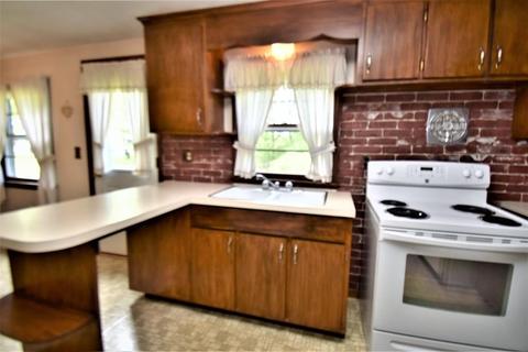 3 Keddy St, Easthampton, MA 01027 photo 5