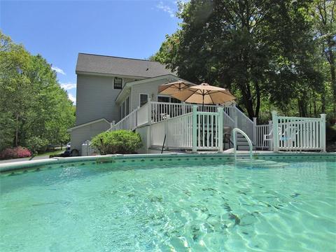 40 Redcoat Dr, Hampstead, NH 03841 photo 5