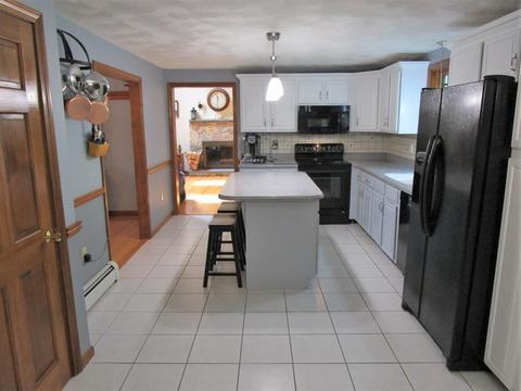 40 Redcoat Dr, Hampstead, NH 03841 photo 9
