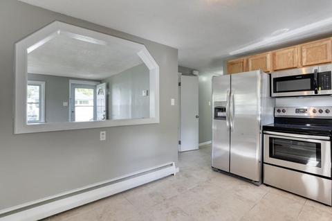 187 Denver St, Springfield, MA 01109 photo 3