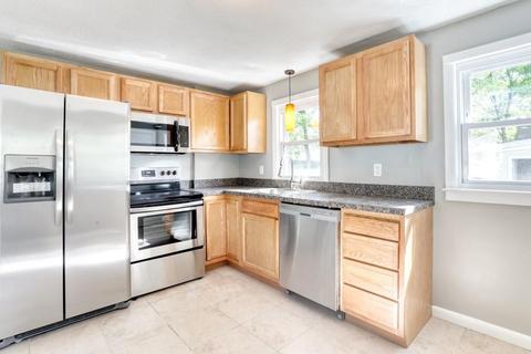 187 Denver St, Springfield, MA 01109 photo 2