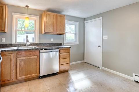 187 Denver St, Springfield, MA 01109 photo 4