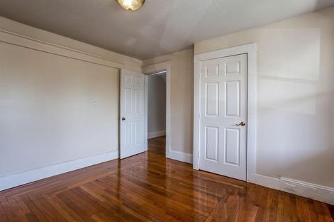 37 Longview St, Springfield, MA 01108 photo 12