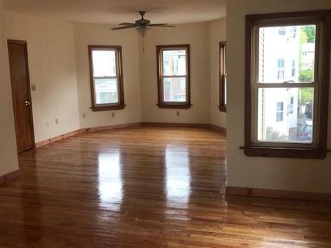 6 Chrome St, Worcester, MA 01604 photo 9