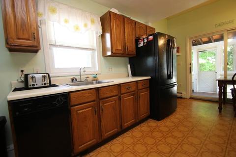 9 Central Pl, Saugus, MA 01906 photo 4